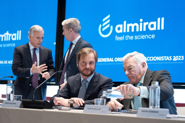 Archivo - Almirall sube un 4,12% tras ganar más de 15,4 millones de euros en el primer semestre.