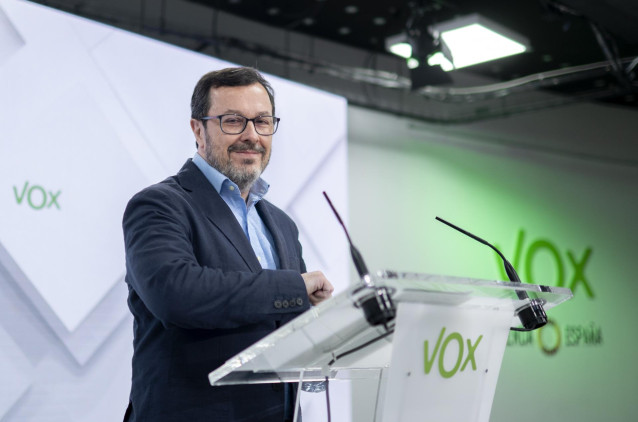 El portavoz de Vox, José Antonio Fúster, durante una rueda de prensa tras la reunión del Comité de Acción Política de Vox, en la sede del partido.