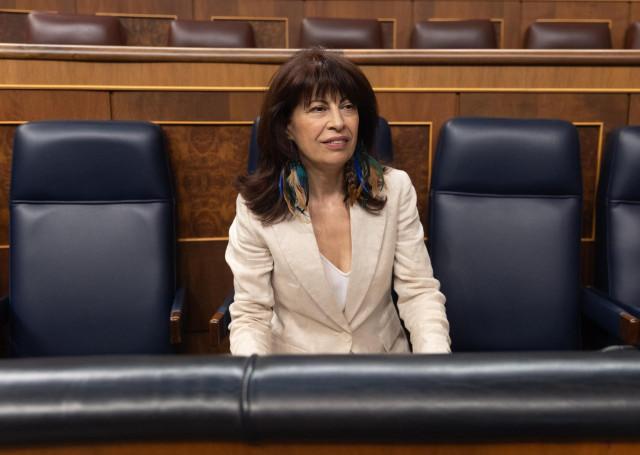 La ministra de Igualdad, Ana Redondo, durante una sesión plenaria, en el Congreso de los Diputados, a 27 de junio de 2024, en Madrid (España).