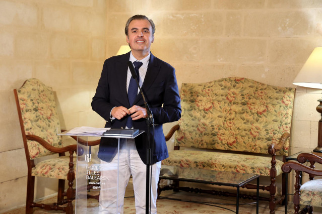 Archivo - El conseller de Educación y Universidades, Antoni Vera. Archivo.