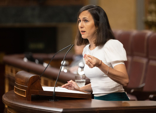 La secretaria de Podemos, Ione Belarra, interviene durante una sesión plenaria extraordinaria, en el Congreso de los Diputados, a 23 de julio de 2024, en Madrid (España).