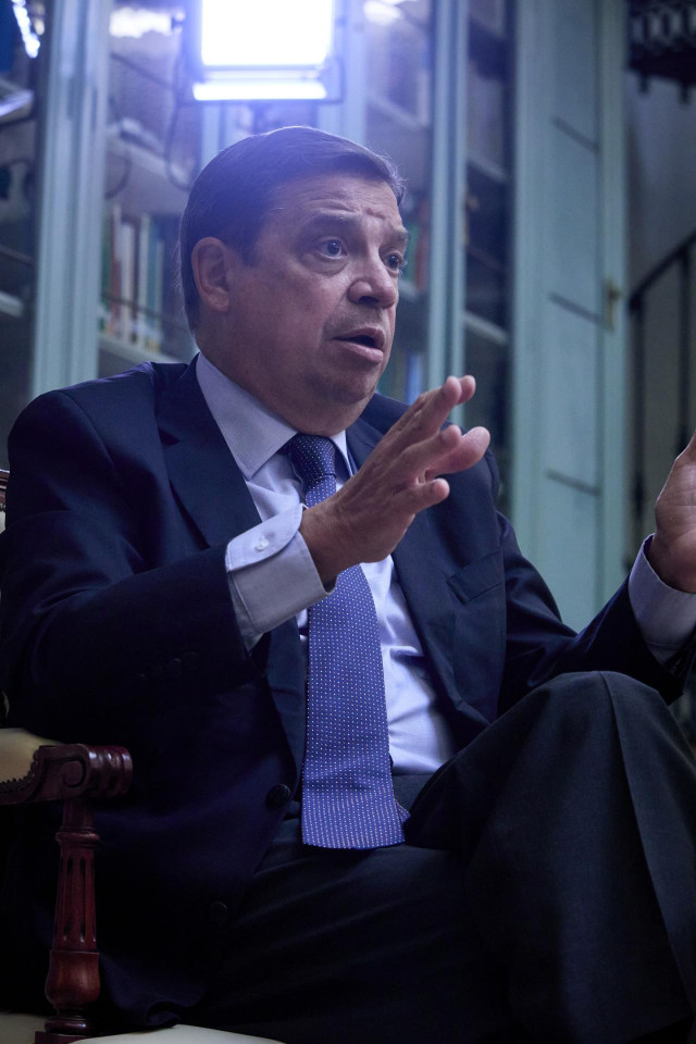 Archivo - El ministro de Agricultura, Pesca y Alimentación, Luis Planas,