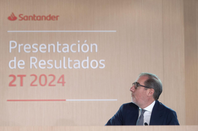 El consejero delegado de Banco Santander, Héctor Grisi, durante una  presentación de resultados del primer semestre de Banco Santander, en la ciudad Grupo Santander, a 24 de julio de 2024, en Boadilla del Monte, Madrid (España).
