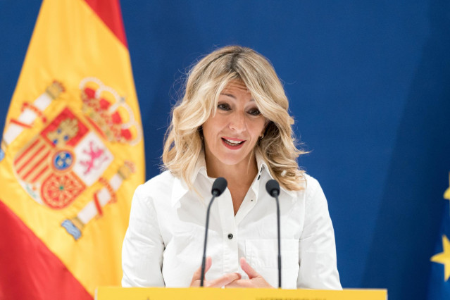 La vicepresidenta segunda del Gobierno y ministra de Trabajo y Economía Social, Yolanda Díaz, ofrece una rueda de prensa durante la firma del convenio suscrito por el Organismo Autónomo de la Inspección de Trabajo y Seguridad Social (ITSS) y el Consejo de