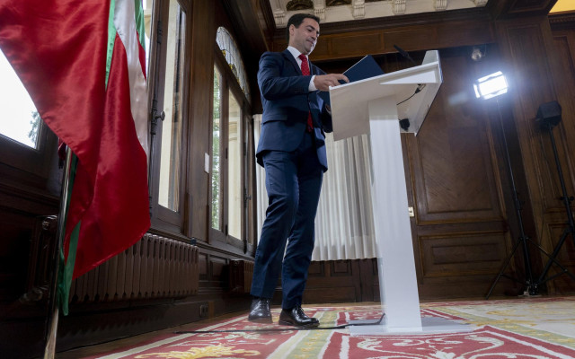 El Lehendakari, Imanol Pradales, en una comparecencia para valorar su ronda de contactos, en el Palacio de Ajuria Enea, en Vitoria-Gasteiz