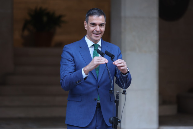 El presidente del Gobierno, Pedro Sánchez, comparece tras el tradicional despacho con el Rey Felipe VI en el Palacio Real de la Almudaina.