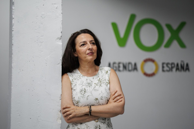 La coordinadora nacional jurídica de Vox, Marta Castro, posa tras una entrevista para Europa Press, en la sede del partido, a 24 de julio de 2024, en Madrid (España).