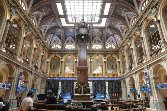 Archivo - Interior del Palacio de la Bolsa de Madrid (España), a 30 de julio de 2020.