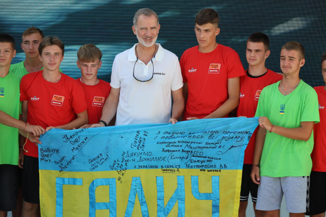 El Rey Felipe VI se reúne con niños huérfanos Ucranianos que pasan unos días en Palma con la ONG 