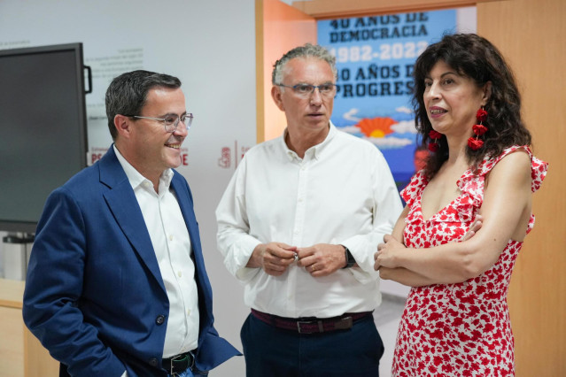 Encuentro en Mérida entre el secretario general del PSOE de Extremadura y la ministra de Igualdad