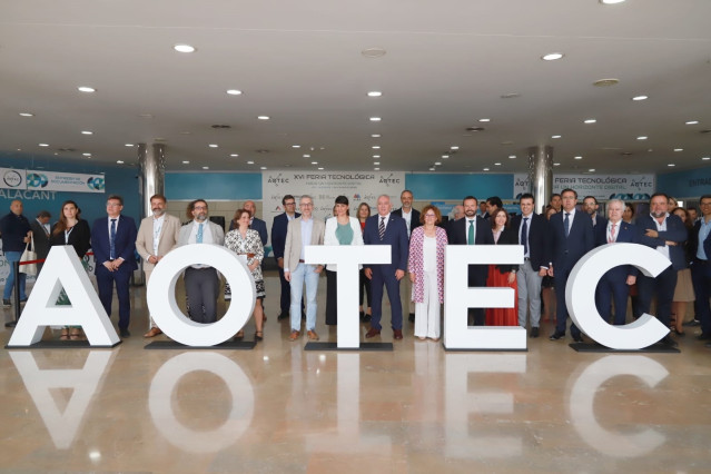Archivo - Feria Tecnológica Aotec en Alicante.