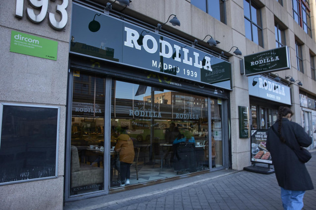 Archivo - Un establecimiento de la cadena Rodilla, en Plaza de Castilla,