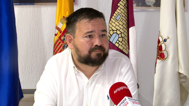 Archivo - El alcalde de La Roda, Juan Ramón Amores, en foto de archivo