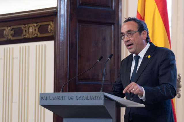 Archivo - El presidente del Parlament de Catalunya, Josep Rull, en comparecencia para anunciar que propone al socialista Salvador Illa como candidato a la investidura para ser elegido nuevo presidente de la Generalitat, a 6 de agosto de 2024