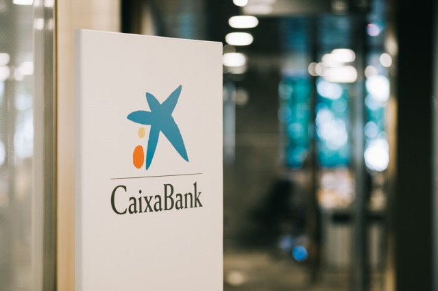 Archivo - Logo de CaixaBank
