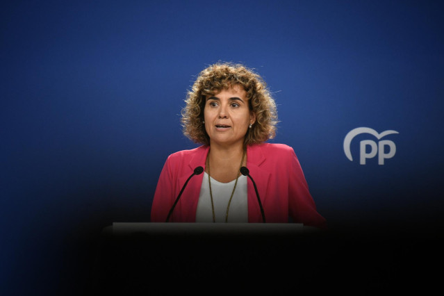 La portavoz del PP en el Parlamento Europeo, Dolors Montserrat, ofrece una rueda de prensa, en la sede del PP, a 5 de agosto de 2024, en Madrid (España).