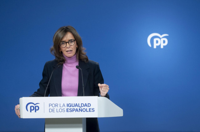 Archivo - La vicesecretaria de Organización Territorial del PP, Carmen Fúnez, durante una rueda de prensa posterior a la reunión del Comité de Dirección del Partido Popular, en la sede nacional del PP, a 27 de diciembre de 2023, en Madrid (España). Durant
