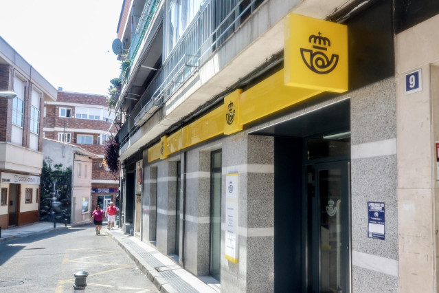 Fachada de una oficina de Correo.