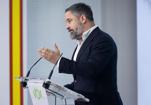 Archivo - El líder de Vox, Santiago Abascal, durante una rueda de prensa en la sede del partido, en Madrid (España).