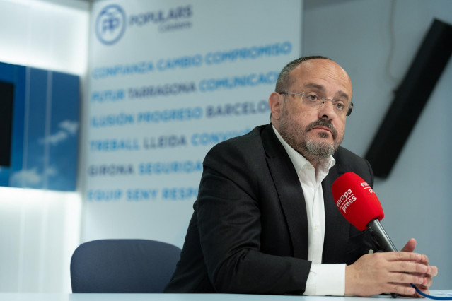 Archivo - El candidato del PP a las elecciones catalanas, Alejandro Fernández.