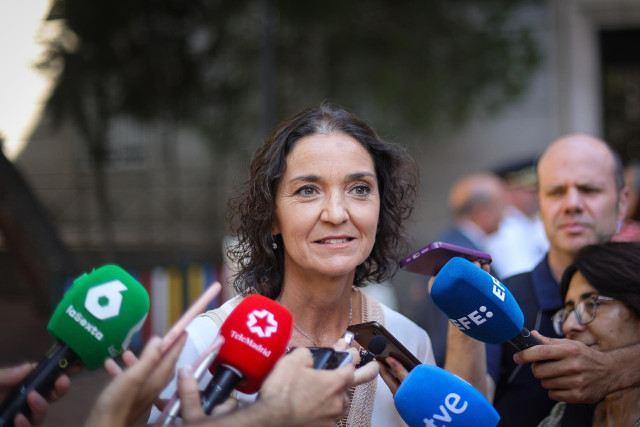 Archivo - La portavoz socialista en el Ayuntamiento de Madrid, Reyes Maroto, en la plazuela dedicada a los abogados del turno de oficio