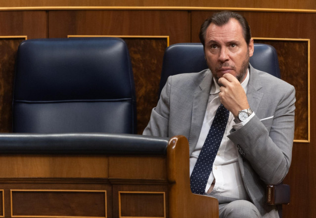 Archivo - El ministro de Transportes y Movilidad Sostenible, Óscar Puente, durante un pleno extraordinario en el Congreso de los Diputados, a 11 de julio de 2024, en Madrid (España). El Pleno del Congreso debate hoy las enmiendas de totalidad con texto al