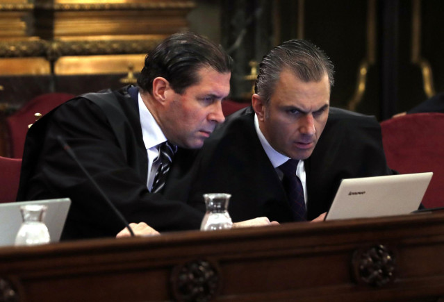 Archivo - Pedro Fernández con Javier Ortega Smith en el juicio dle procés