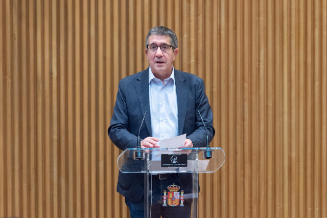 Archivo - El portavoz del PSOE en el Congreso, Patxi López, durante la jornada parlamentaria 'Educando en la Diversidad', en el Congreso