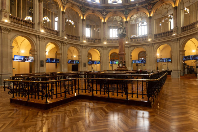 Archivo - Vista general del Palacio de la Bolsa en Madrid (España)