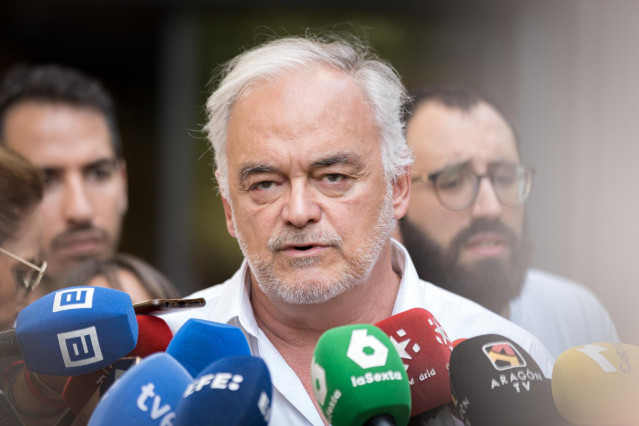 El vicesecretario de Institucional del PP, Esteban González Pons, atiende a los medios de comunicación, en la sede del PP, a 7 de agosto de 2024, en Madrid (España).
