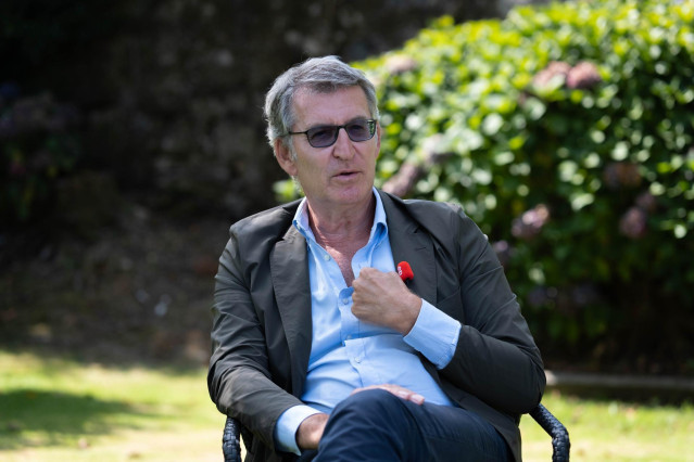 Alberto Núñez Feijoo, presidente del PP, en una entrevista con Europa Press