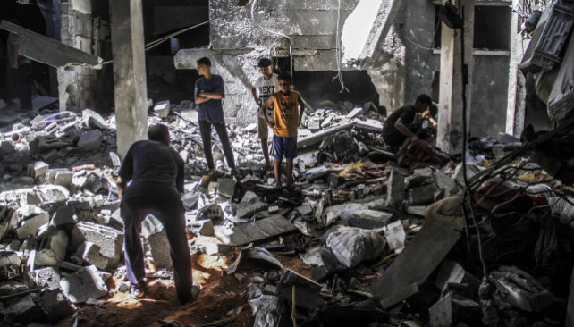 EuropaPress 6178396 gaza aug 28 2024    palestinians check building destroyed by israeli1
