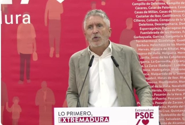 El ministro del Interior, Fernando Grande-Marlaska, participa en un acto público en Mérida