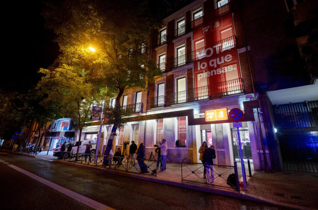 Archivo - Fachada de la sede del PSOE durante el seguimiento de la jornada electoral, a 28 de mayo de 2023, en Madrid (España). Hoy, 28M, se celebran elecciones municipales en un total de 8.131 ayuntamientos y elecciones autonómicas en 12 comunidades autó