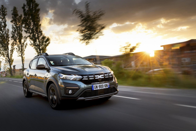 Archivo - DAcia Sandero es el modelo más vendido en agosto en España, y Toyota siigue como la marca más popular.