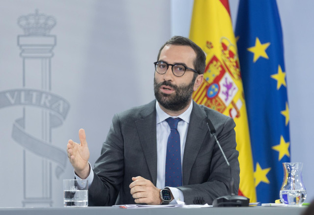 Archivo - El ministro de Economía, Comercio y Turismo, Carlos Cuerpo, durante una rueda de prensa posterior al Consejo de Ministros, en el Palacio de la Moncloa, a 16 de julio de 2024, en Madrid (España).