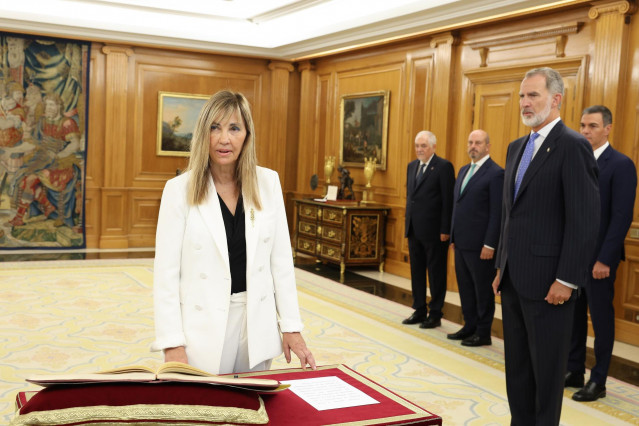 La nueva presidenta del Tribunal Supremo y del Consejo General del Poder Judicial, María Isabel Perelló Doménech, promete su cargo ante el Rey Felipe VI