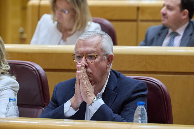Archivo - El senador del PP Javier Arenas durante una sesión den el Senado