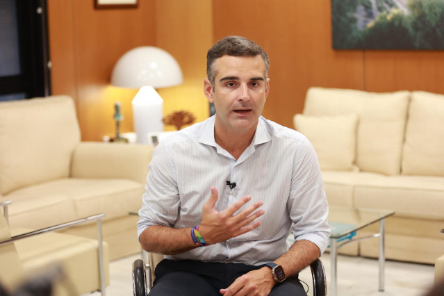 El consejero de Agricultura, Pesca, Agua y Desarrollo Rural, Ramón Fernández-Pacheco, durante la entrevista concedida a Europa Press. A 31 de agosto de 2024, en Sevilla (Andalucía, España).