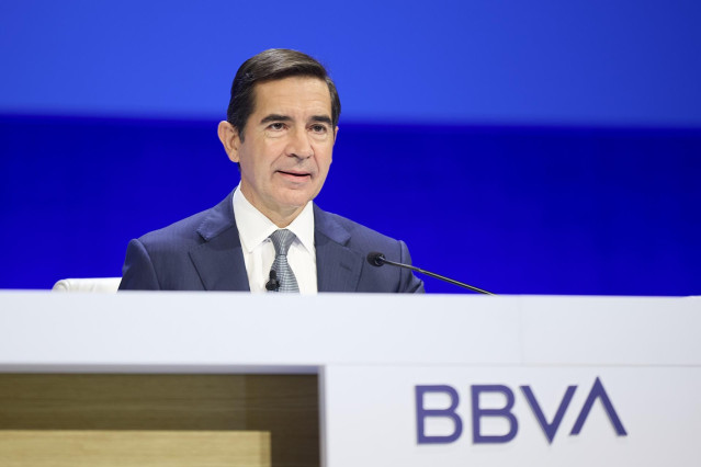 Archivo - El presidente del BBVA, Carlos Torres Vila, interviene durante la Junta General Extraordinaria de Accionistas del BBVA, en el Palacio Euskalduna, a 5 de julio de 2024, en Bilbao, Vizcaya, País Vasco (España).
