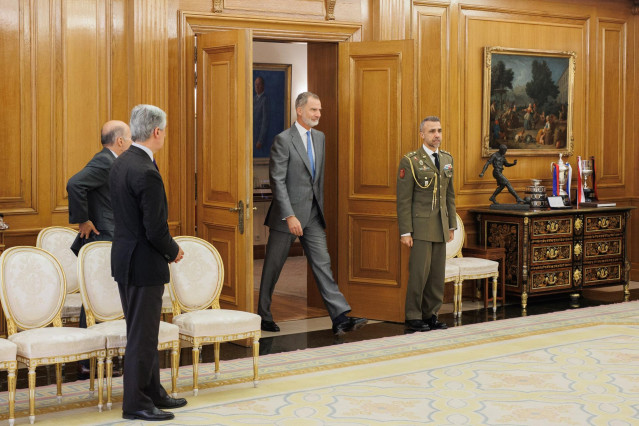 Archivo - El Rey Felipe VI a su llegada a recibir en audiencia a la representación de la Fundación Fernando Núñez, en el  Palacio de la Zarzuela, a 18 de julio de 2024, en Madrid (España).