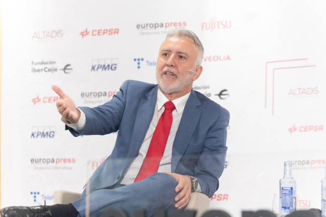 Archivo - El ministro de Política Territorial y Memoria Democrática, Ángel Víctor Torres, interviene durante un Desayuno Informativo de Europa Press, en el hotel Hyatt Regency Hesperia Madrid, a 29 de febrero de 2024, en Madrid (España).