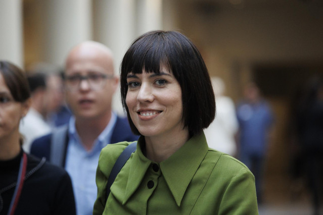 Archivo - La ministra de Ciencia e Innovación, Diana Morant, a la salida del senado