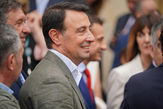 Archivo - El nuevo vicelehendakari, Mikel Torres, durante el acto de toma de posesión de Imanol Pradales de su nuevo cargo, en la Casa de Juntas de Gernika, a 22 de junio de 2024, en Gernika-Luno, Vizcaya, País Vasco (España).