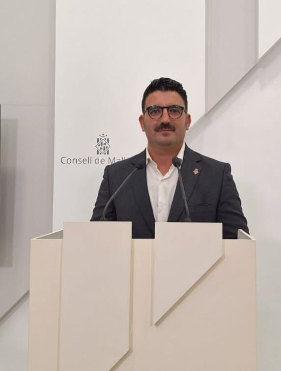 Archivo - El portavoz de Vox en el Consell, Antoni Gili