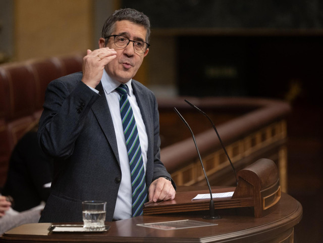 Archivo - El portavoz del PSOE en el Congreso, Patxi López, interviene durante una sesión extraordinaria en el Congreso de los Diputados, a 17 de julio de 2024, en Madrid (España).