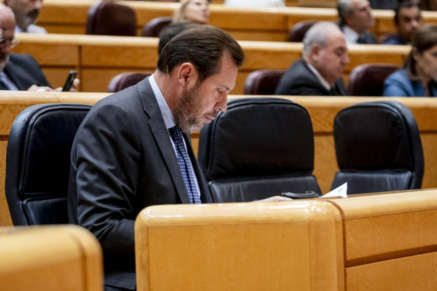El ministro de Transporte y Movilidad Sostenible, Óscar Puente, durante una sesión plenaria en el Senado, a 10 de septiembre de 2024, en Madrid (España).