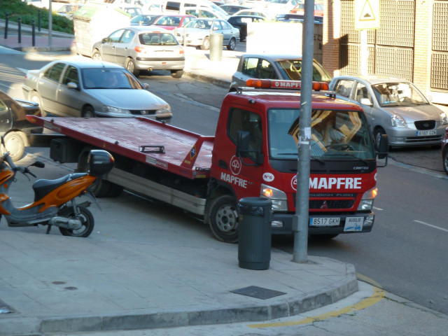 Archivo - El 90% de las asistencias en carretera en julio y agosto se deberion a averías, según Mapfre.