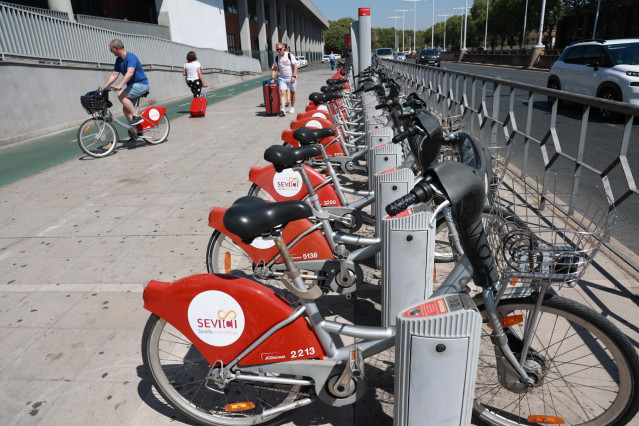 Archivo - Bicicletas del servicio municipal Sevici del Ayuntamiento de Sevilla