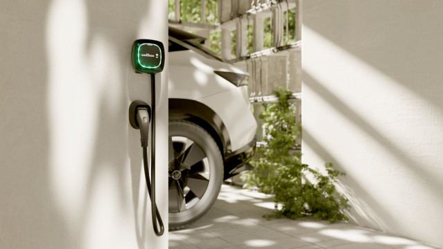 Archivo - Un punto de carga de vehículos eléctricos servido por Wallbox